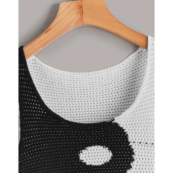 Y2K 90s Yin Yang Knit Tank Top Black / White Sleeveless Sizes S-L Availble - Picture 3 of 5